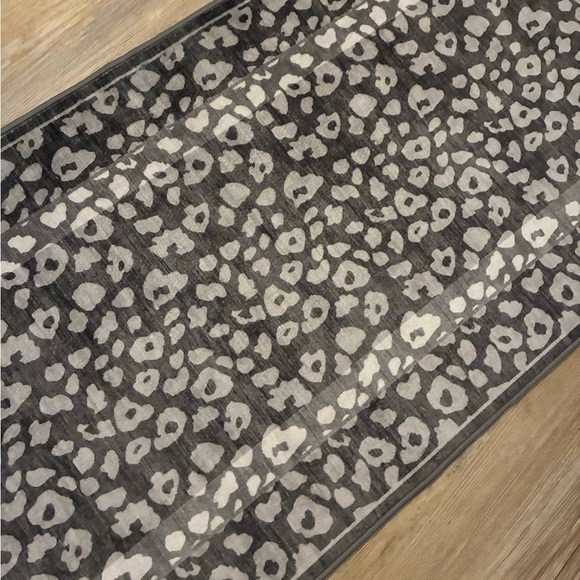 Animal print accent rugs set - Picture 5 of 9